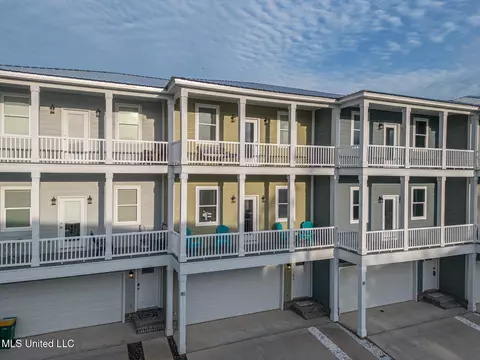 81 Oak Alley Ln, Long Beach, MS 39560