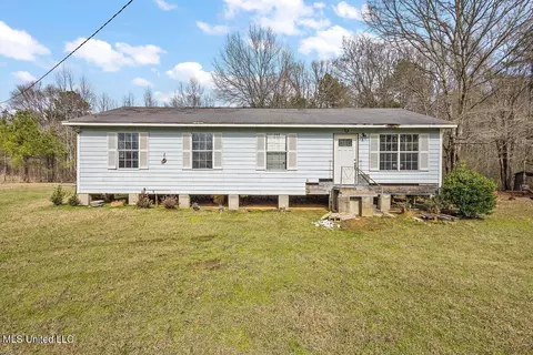 1166 Mt Pilgrim Rd, Camden, MS 39045
