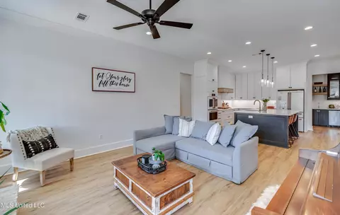 Living - 120 Silverleaf Dr, Madison, MS 39110 photo 8 of 8
