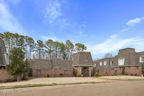 420 Saint Andrews Dr #B2-3, Jackson, MS 39211