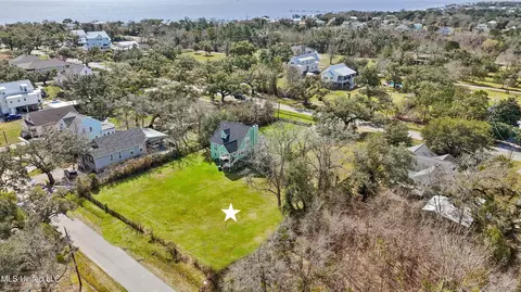 321 Hoffman Ln, Waveland, MS 39576