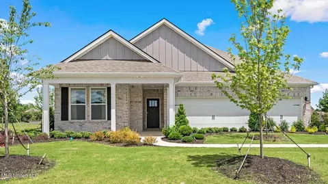 5297 Borden Creek Dr, Olive Branch, MS 38654
