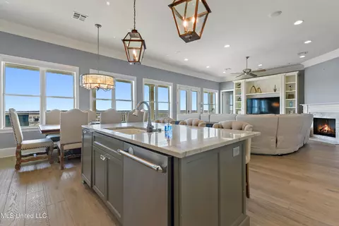Kitchen - 1426 Hanakealoha Pl, Diamondhead, MS 39525 photo 4 of 6