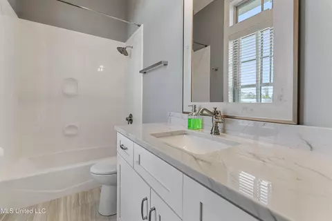 Bath - 1426 Hanakealoha Pl, Diamondhead, MS 39525 photo 4 of 6