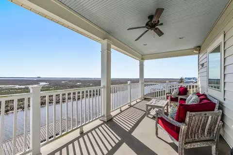 Exterior - 1426 Hanakealoha Pl, Diamondhead, MS 39525 photo 3 of 4