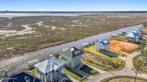View/Area - 1426 Hanakealoha Pl, Diamondhead, MS 39525 photo 1 of 6