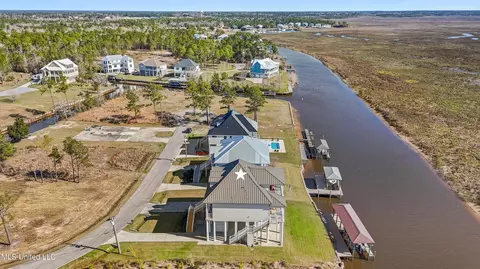 View/Area - 1426 Hanakealoha Pl, Diamondhead, MS 39525 photo 5 of 6