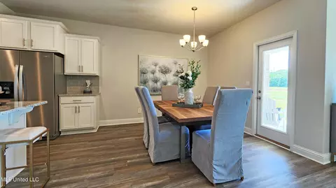 Dining - 430 Piney Dr, Pearl, MS 39208 photo 1 of 3