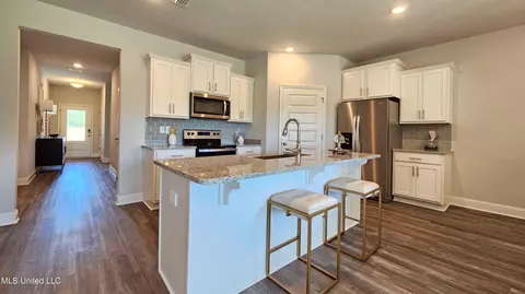 Kitchen - 430 Piney Dr, Pearl, MS 39208 photo 1 of 2
