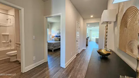 Entry Way - 430 Piney Dr, Pearl, MS 39208 photo 1 of 2