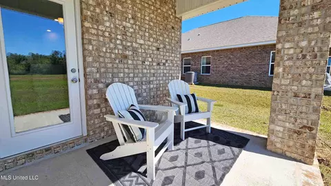 Exterior - 430 Piney Dr, Pearl, MS 39208 photo 2 of 3
