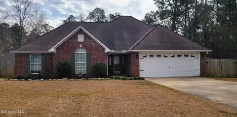 1905 Woodville Ln, Gautier, MS 39553