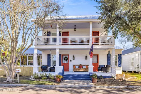 217 Keller St, Bay Saint Louis, MS 39520
