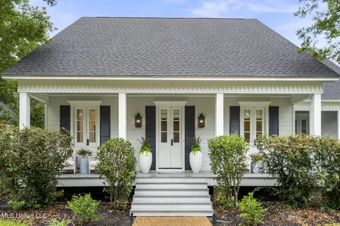 18 Colonel Wink Dr, Gulfport, MS 39507
