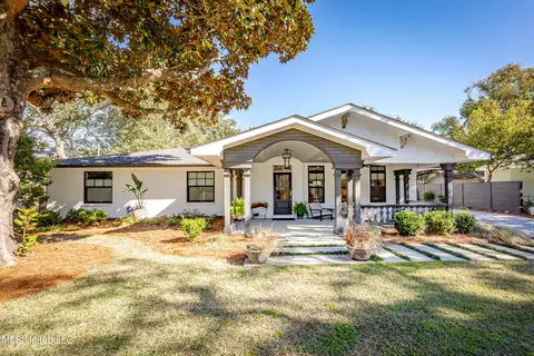 314 Hillandale Ave, Ocean Springs, MS 39564