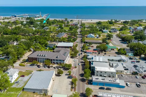 View/Area - 121 E Fifth St, Long Beach, MS 39560 photo 8 of 9