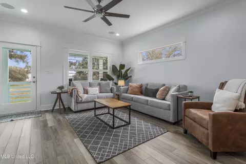 Living - 121 E Fifth St, Long Beach, MS 39560 photo 1 of 4
