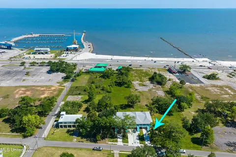 View/Area - 121 E Fifth St, Long Beach, MS 39560 photo 4 of 9