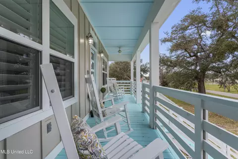 Exterior - 121 E Fifth St, Long Beach, MS 39560 photo 2 of 12