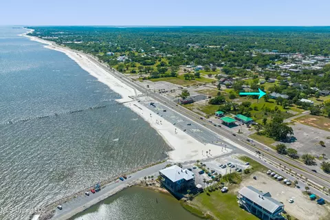 View/Area - 121 E Fifth St, Long Beach, MS 39560 photo 2 of 9