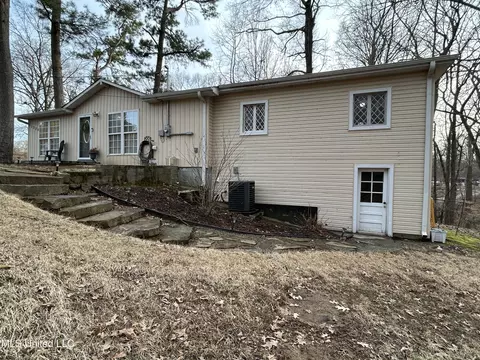 11329 Woodland Lake Dr, Hernando, MS 38632