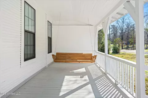 Exterior - 404 1st St, New Augusta, MS 39462 photo 4 of 7