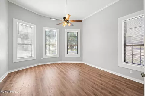 Living - 404 1st St, New Augusta, MS 39462 photo 1 of 6