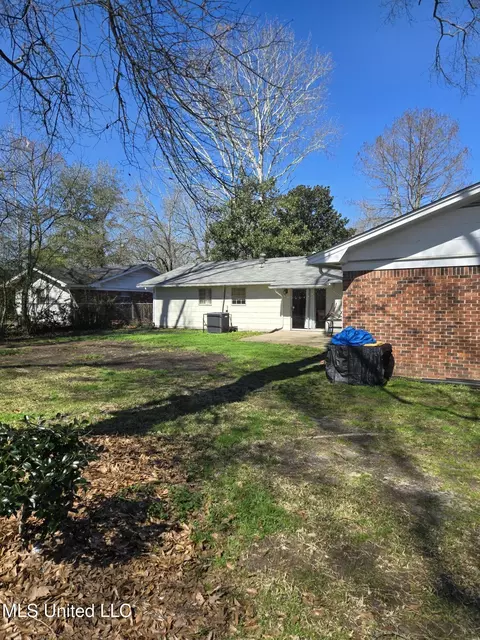 1901 Longwood Dr, Jackson, MS 39212 photo 5