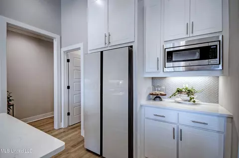 Kitchen - 176 Cornerstone Dr, Brandon, MS 39042 photo 1 of 6