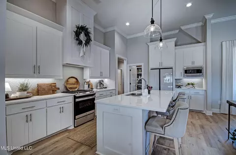 Kitchen - 176 Cornerstone Dr, Brandon, MS 39042 photo 2 of 6