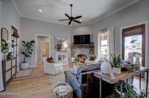 Living - 176 Cornerstone Dr, Brandon, MS 39042 photo 1 of 2