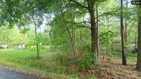 01 Lauderdale St, Bay Saint Louis, MS 39520
