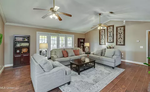Living - 370 Scr 60, Mize, MS 39116 photo 4 of 4