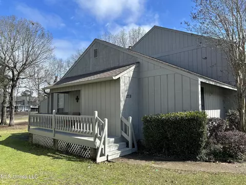278 Highpoint Dr, Diamondhead, MS 39525