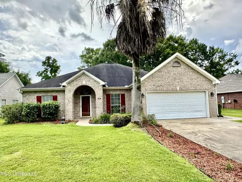 6901 N Rue Mornay, Biloxi, MS 39532