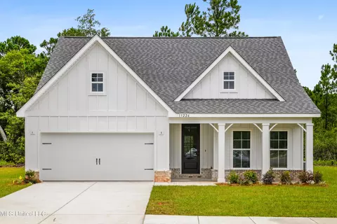 8025 Berwick Ct, Ocean Springs, MS 39564