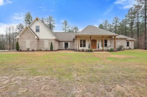 5421 Williamson Rd, Clinton, MS 39056