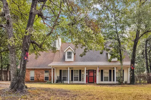 3300 N 1st St, Ocean Springs, MS 39564