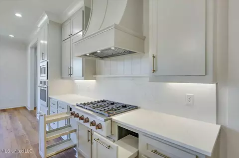 Kitchen - 203 Disciple Dr, Brandon, MS 39047 photo 4 of 5