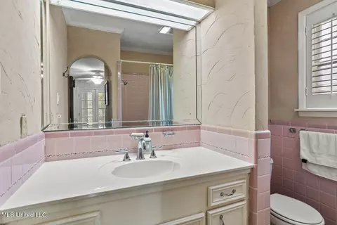 Bath - 2151 E Northside Dr, Jackson, MS 39211 photo 1 of 3