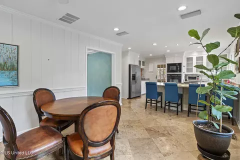 Dining - 2151 E Northside Dr, Jackson, MS 39211 photo 1 of 5