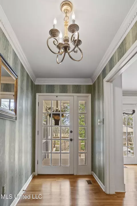 Entry Way - 2151 E Northside Dr, Jackson, MS 39211 photo 1 of 1
