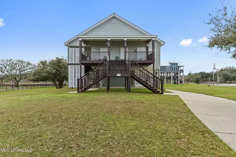 1478 N Beach Blvd, Bay Saint Louis, MS 39520