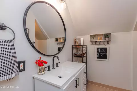 Bath - 110 Windrush Dr, Flowood, MS 39232 photo 6 of 6