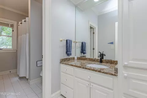 Bath - 110 Windrush Dr, Flowood, MS 39232 photo 4 of 6