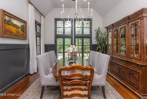 Dining - 110 Windrush Dr, Flowood, MS 39232 photo 1 of 2