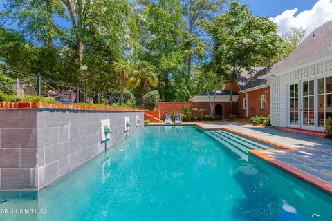 Exterior - 110 Windrush Dr, Flowood, MS 39232 photo 5 of 16