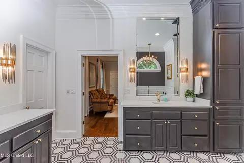 Bath - 110 Windrush Dr, Flowood, MS 39232 photo 2 of 6