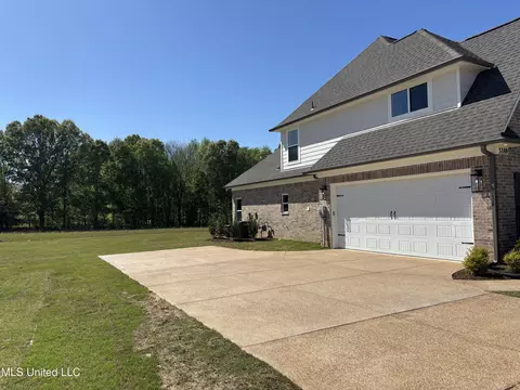 Exterior - 5189 Crick Ln, Hernando, MS 38632 photo 4 of 6