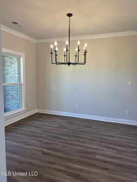 Dining - 5189 Crick Ln, Hernando, MS 38632 photo 1 of 1